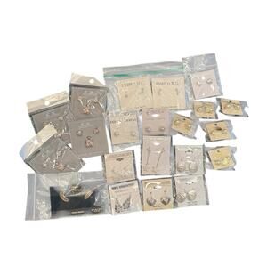 NEW Bundle of (21) Earrings Costume Jewelry Fashion Gold Silver Pearl